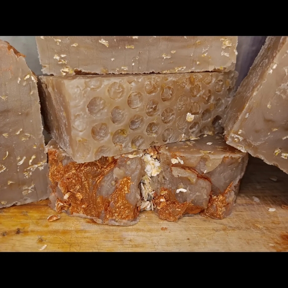 Raymond Gold goat milk soap - Picture 2 of 3